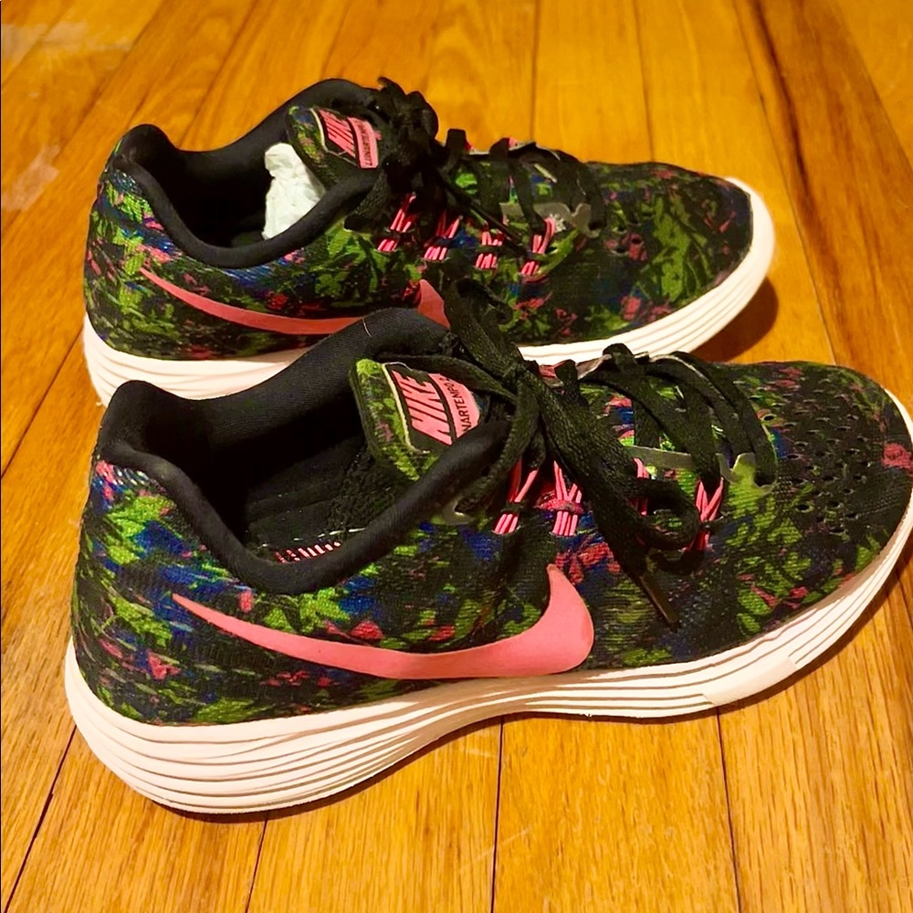 Nike lunartempo 2 night running shoes with reflective coating